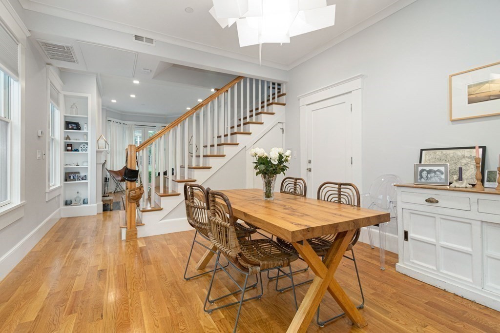 4 bed, 4 bath apartment for rent at 70 Craigie St Unit 1, Spring Hill — photo 5 of 19