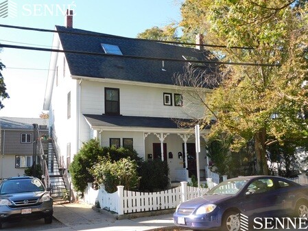 1 bed, 1 bath apartment for rent at 70 Cushing St Unit 1, Strawberry Hill — photo 6 of 7