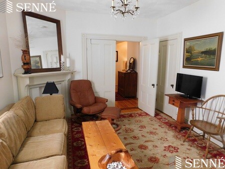 1 bed, 1 bath apartment for rent at 70 Cushing St Unit 1, Strawberry Hill — photo 3 of 7