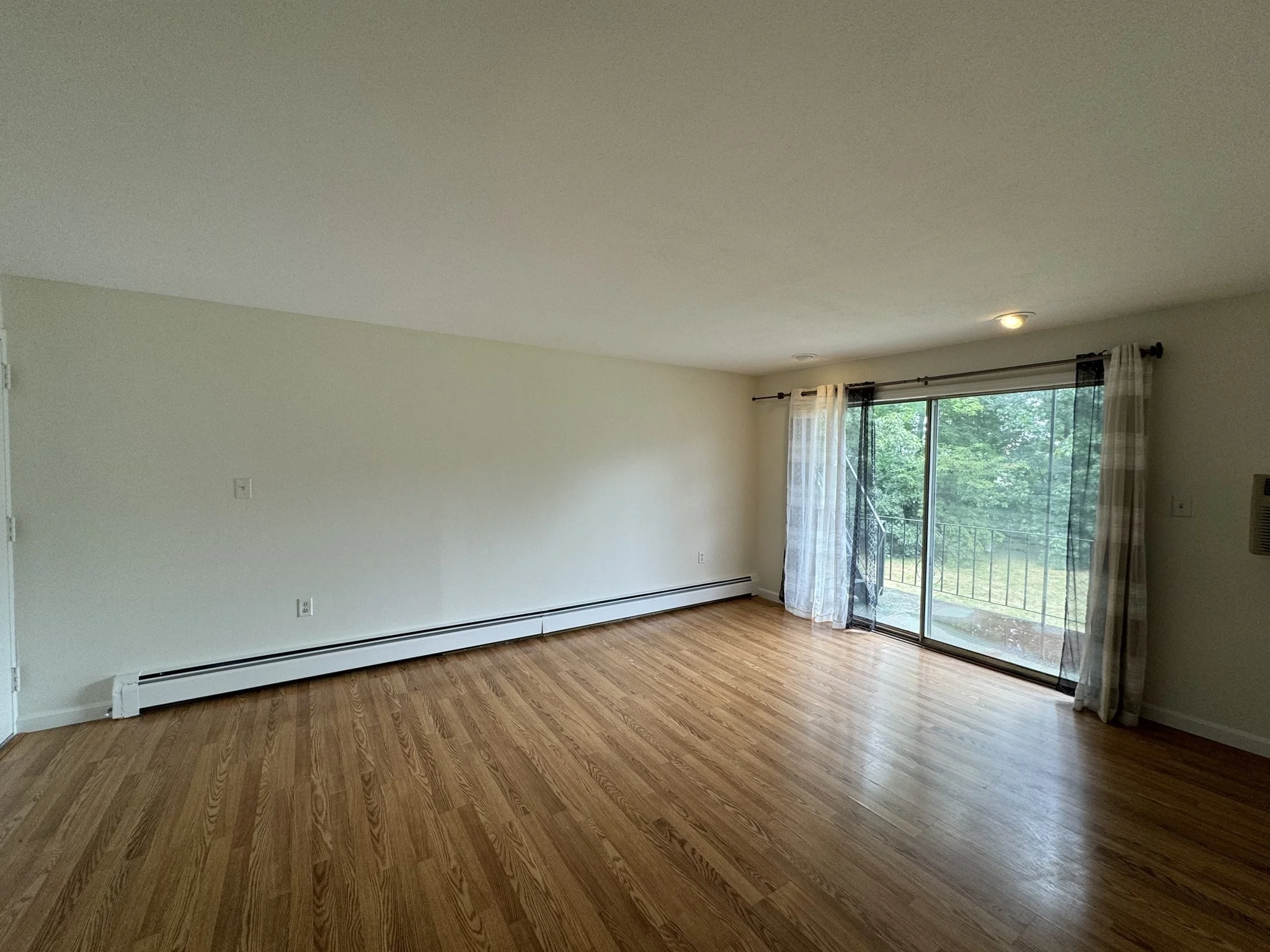 2 bed, 1 bath apartment for rent at 70 Edgelawn Ave Unit 4, North Andover — photo 3 of 19