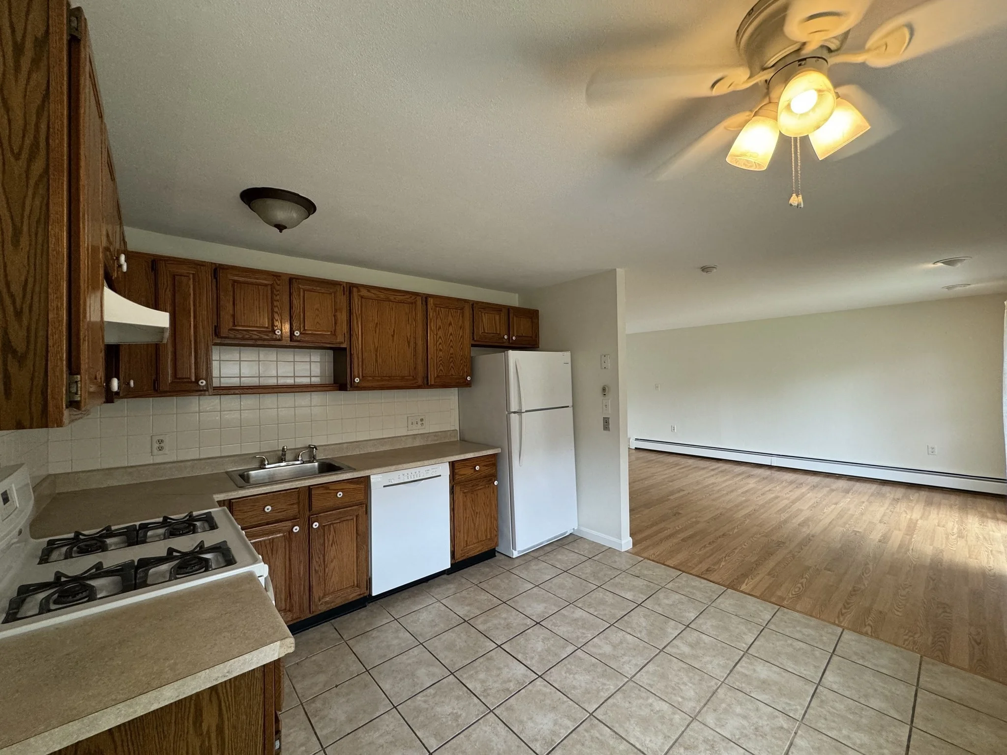 2 bed, 1 bath apartment for rent at 70 Edgelawn Ave Unit 4, North Andover — photo 5 of 19