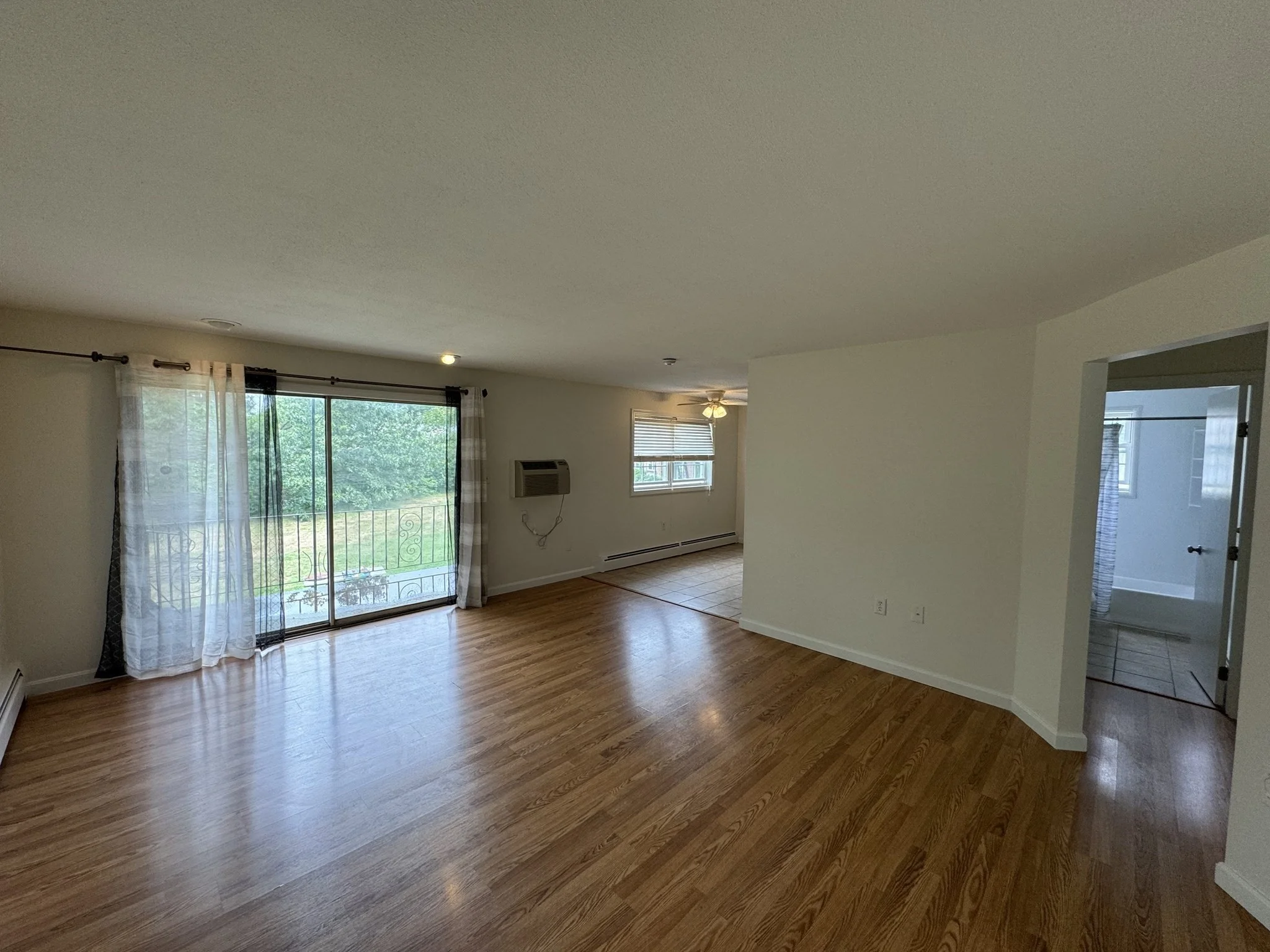 2 bed, 1 bath apartment for rent at 70 Edgelawn Ave Unit 4, North Andover — photo 2 of 19