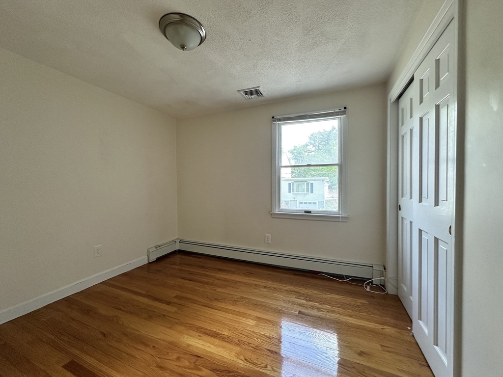 3 bed, 2 bath apartment for rent at 70 Edgemoor Unit 70, Wellesley — photo 12 of 17