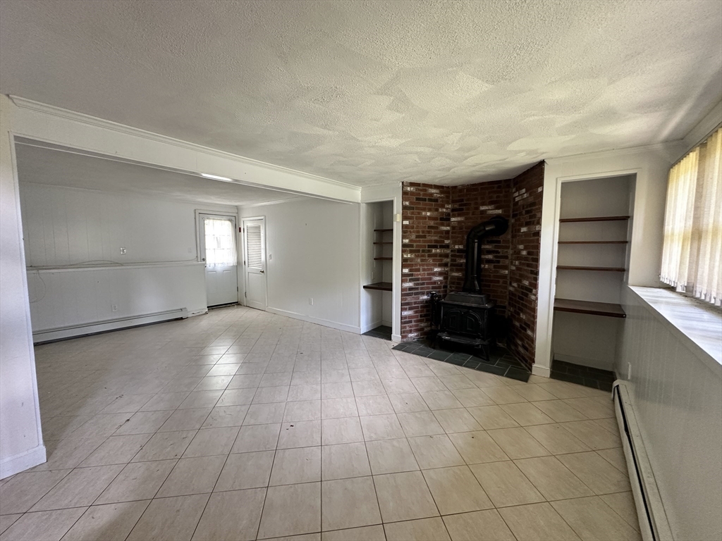 3 bed, 2 bath apartment for rent at 70 Edgemoor Unit 70, Wellesley — photo 15 of 17