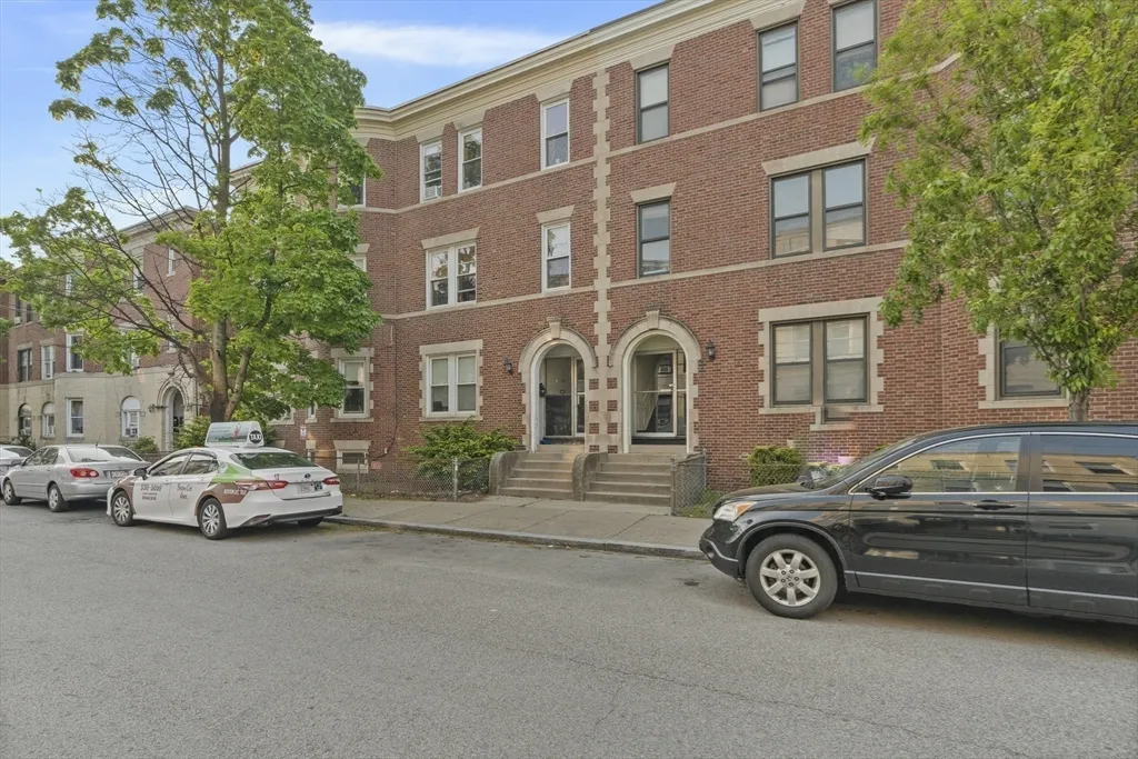3 bed, 2 bath apartment for rent at 70 Empire St Unit 1, Allston — photo 2 of 31