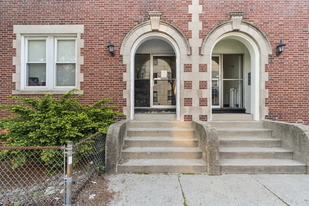 3 bed, 2 bath apartment for rent at 70 Empire St Unit 1, Allston — photo 4 of 31