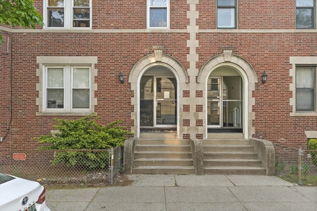 3 bed, 2 bath apartment for rent at 70 Empire St Unit 1, Allston — photo 5 of 31