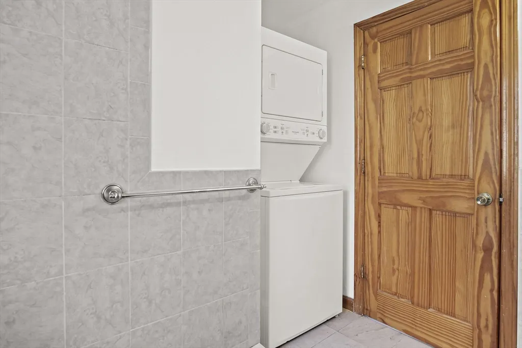 3 bed, 2 bath apartment for rent at 70 Empire St Unit 1, Allston — photo 13 of 31