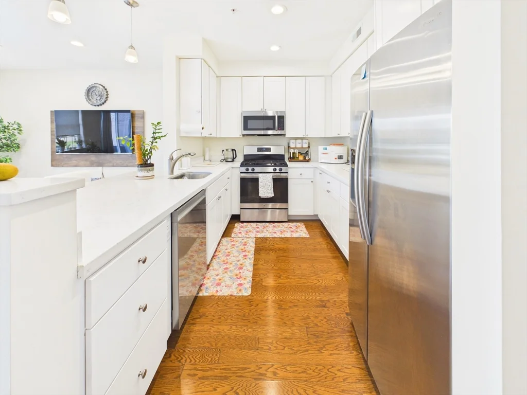 2 bed, 1 bath apartment for rent at 70 Endicott St Unit 1505, Norwood — photo 3 of 17