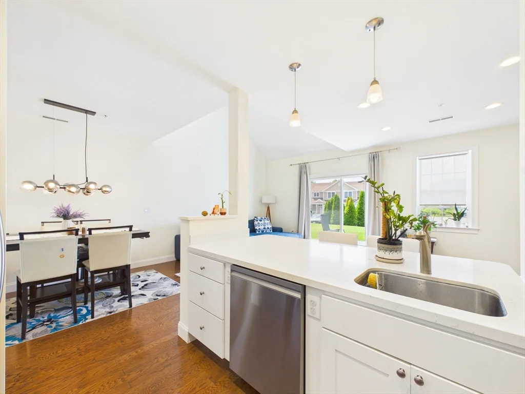 2 bed, 1 bath apartment for rent at 70 Endicott St Unit 1505, Norwood — photo 2 of 17