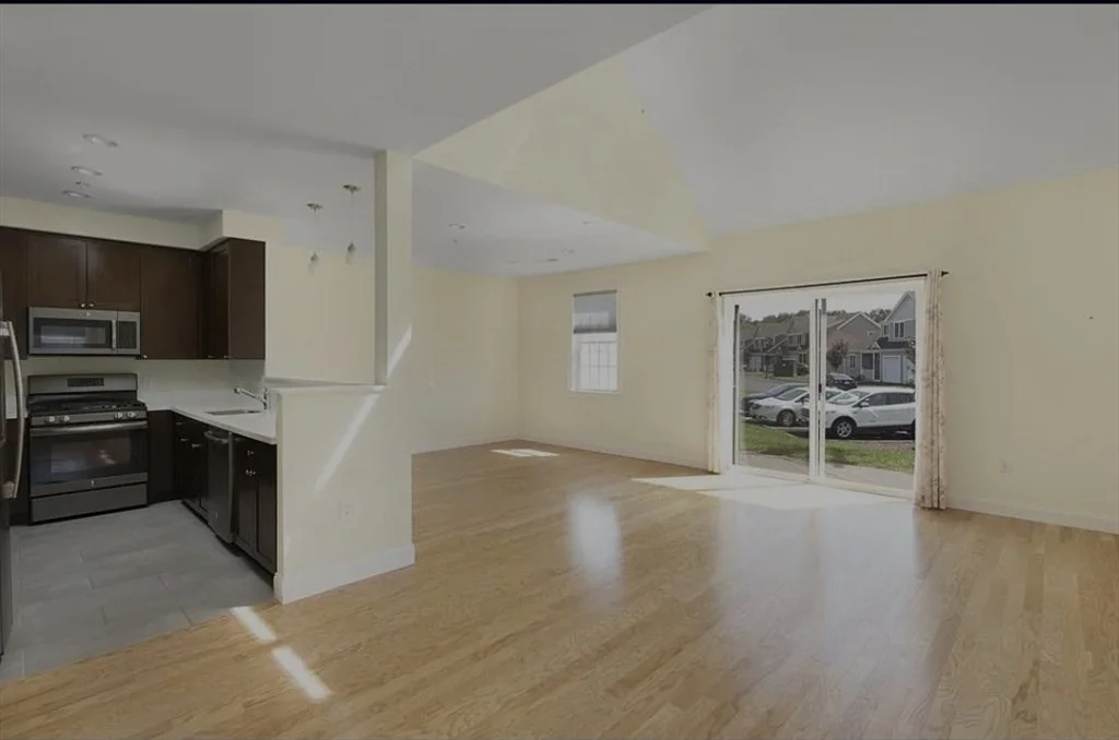 3 bed, 2 bath apartment for rent at 70 Endicott St Unit 506, Norwood — photo 4 of 17