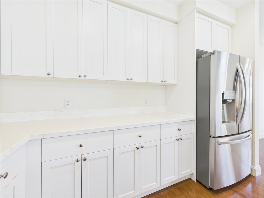 3 bed, 2 bath apartment for rent at 70 Endicott Unit 601, Norwood — photo 4 of 27