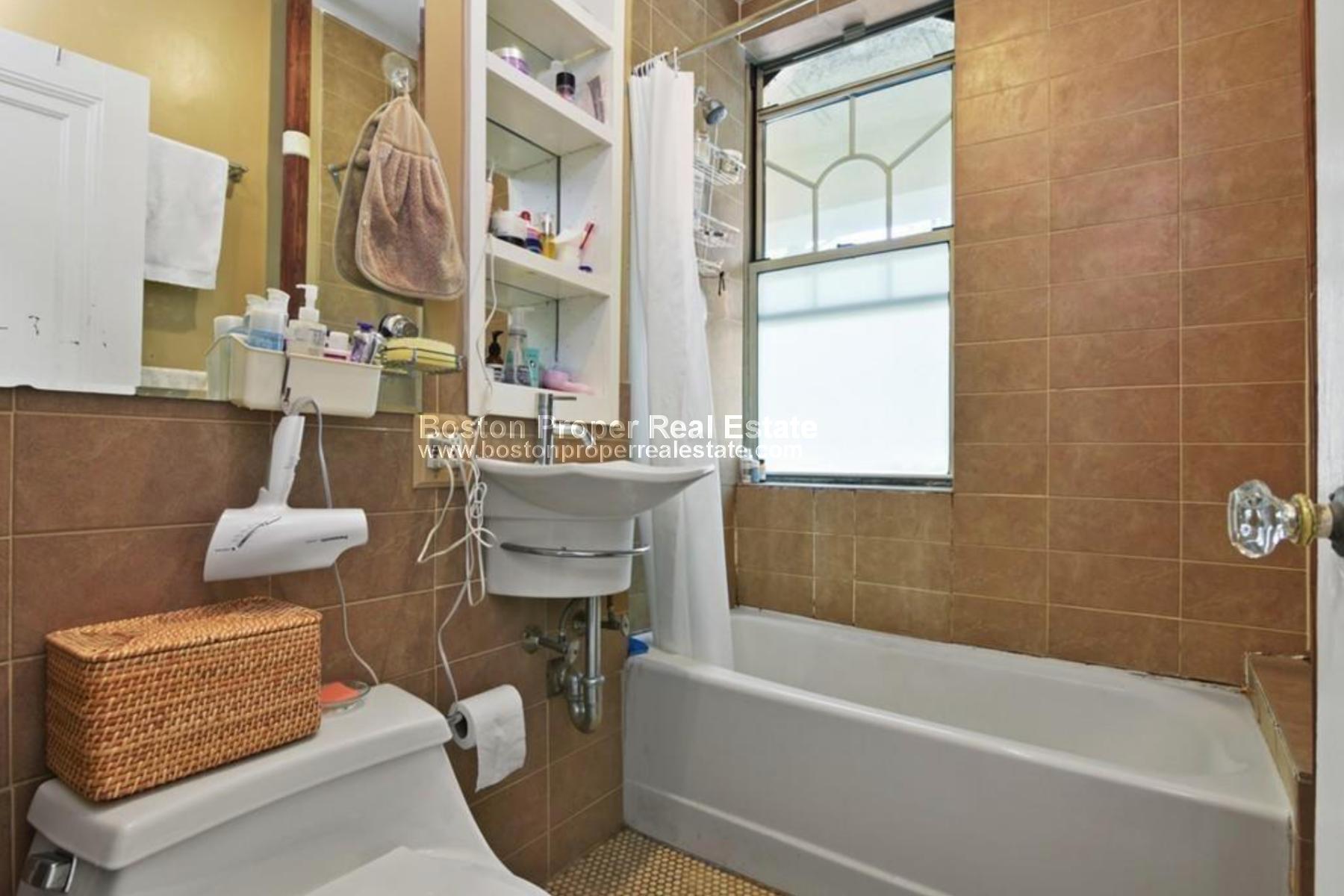 1 bed, 1 bath apartment for rent at 70 Fenway Unit 23, Fenway — photo 6 of 9