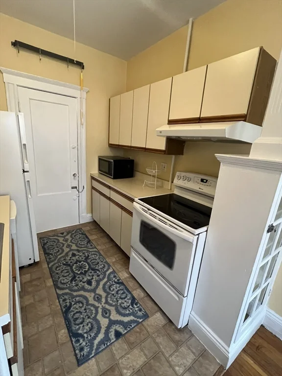 1 bed, 1 bath apartment for rent at 70 Fenway Unit 43, Fenway — photo 10 of 17
