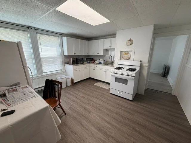 2 bed, 1 bath apartment for rent at 70 Forest Unit 1, Attleboro — photo 4 of 10