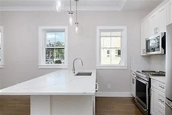 3 bed, 3 bath apartment for rent at 70 Gore St Unit 1, East Cambridge — photo 2 of 13