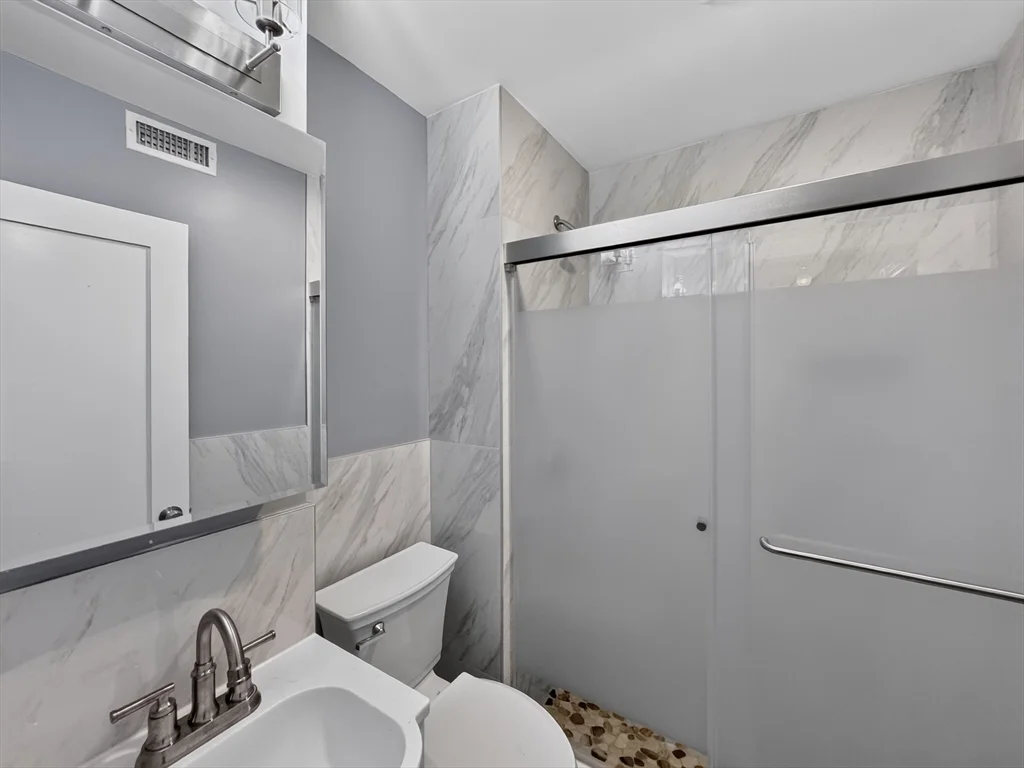 5 bed, 2 bath apartment for rent at 70 Holbrook Ave Unit R, Braintree — photo 15 of 20
