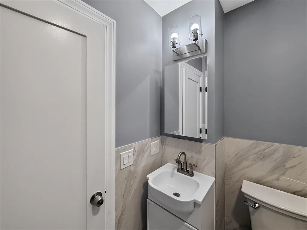 5 bed, 2 bath apartment for rent at 70 Holbrook Ave Unit R, Braintree — photo 16 of 20