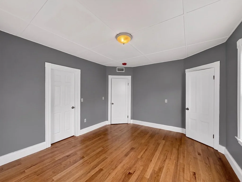 5 bed, 2 bath apartment for rent at 70 Holbrook Ave Unit R, Braintree — photo 8 of 20