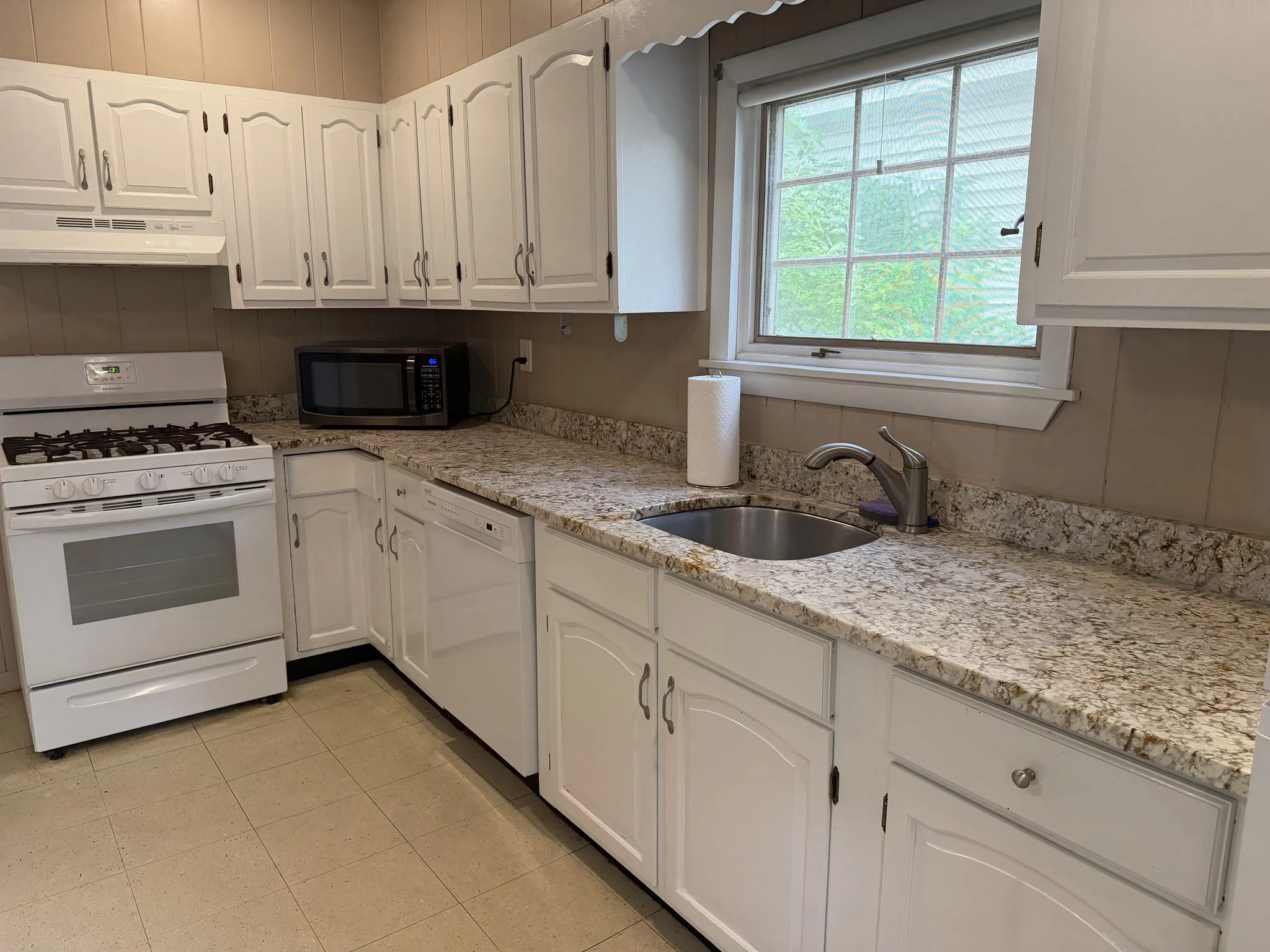 3 bed, 1 bath apartment for rent at 70 Hudson Unit 1, Spring Hill — photo 13 of 34