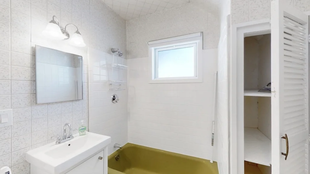 3 bed, 1 bath apartment for rent at 70 Hudson Unit 1, Spring Hill — photo 12 of 14