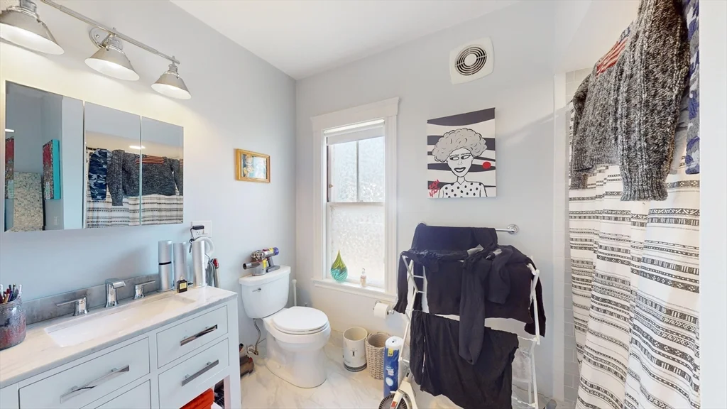 3 bed, 2 bath apartment for rent at 70 Hudson Unit 2, Powder House Square — photo 11 of 16