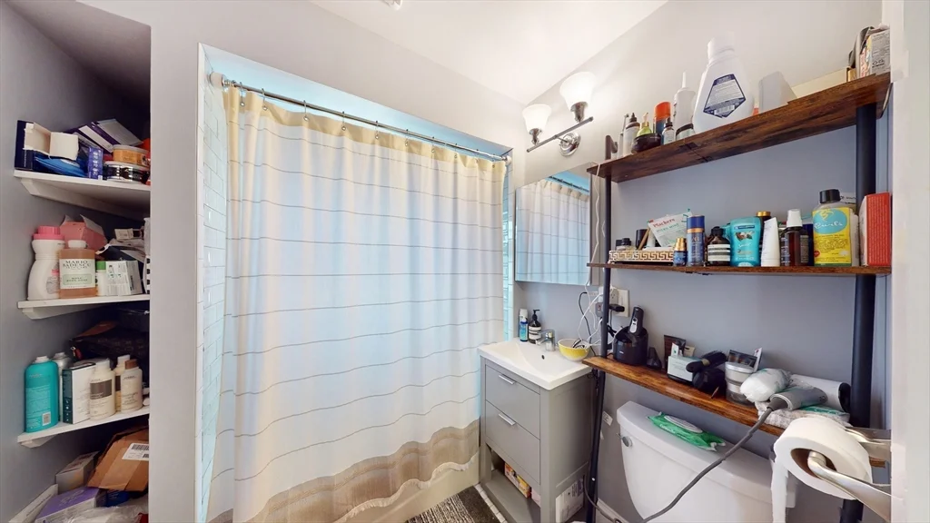 3 bed, 2 bath apartment for rent at 70 Hudson Unit 2, Powder House Square — photo 14 of 16