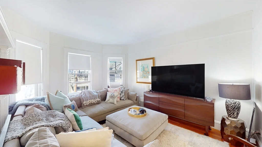 3 bed, 2 bath apartment for rent at 70 Hudson Unit 2, Powder House Square — photo 2 of 16