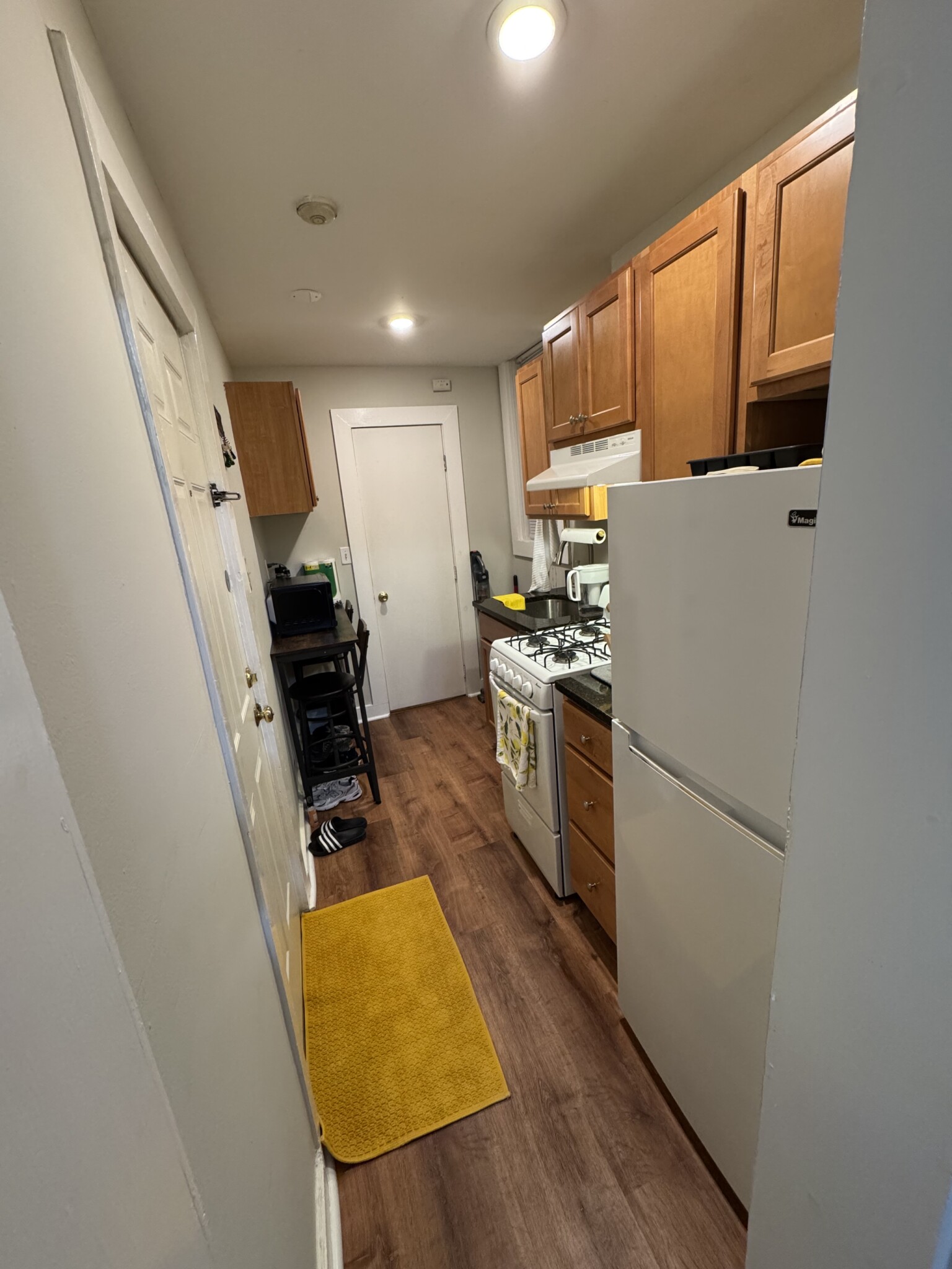 Studio bed, 1 bath apartment for rent at 70 Joy St Unit 1, Beacon Hill — photo 3 of 28