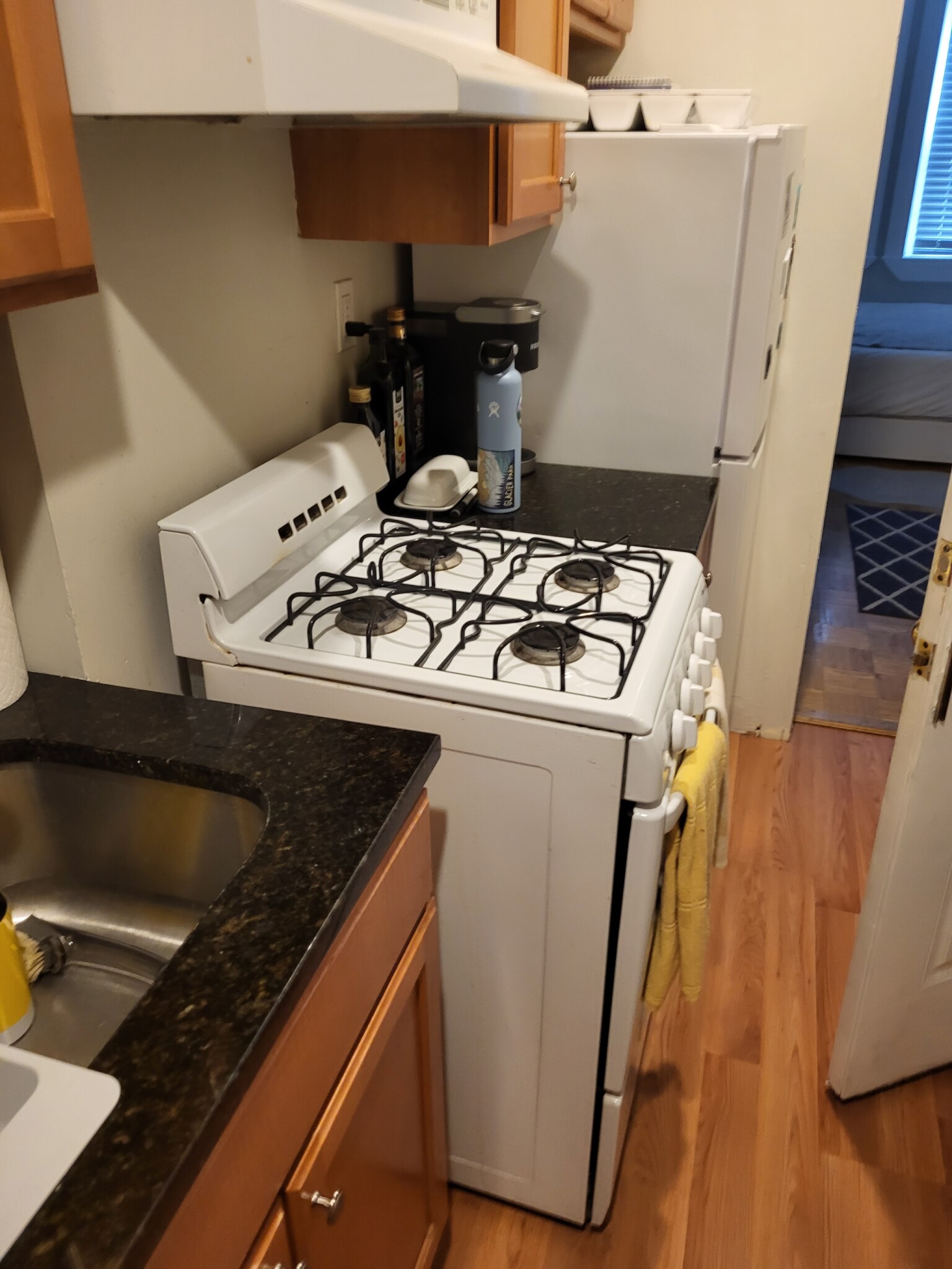 Studio bed, 1 bath apartment for rent at 70 Joy St Unit 1, Beacon Hill — photo 22 of 28