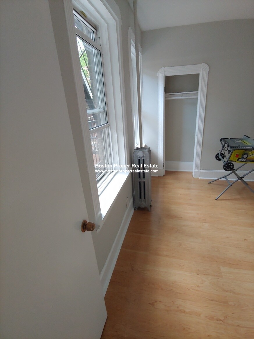 2 bed, 1 bath apartment for rent at 70 Joy St Unit 15, Beacon Hill — photo 5 of 10