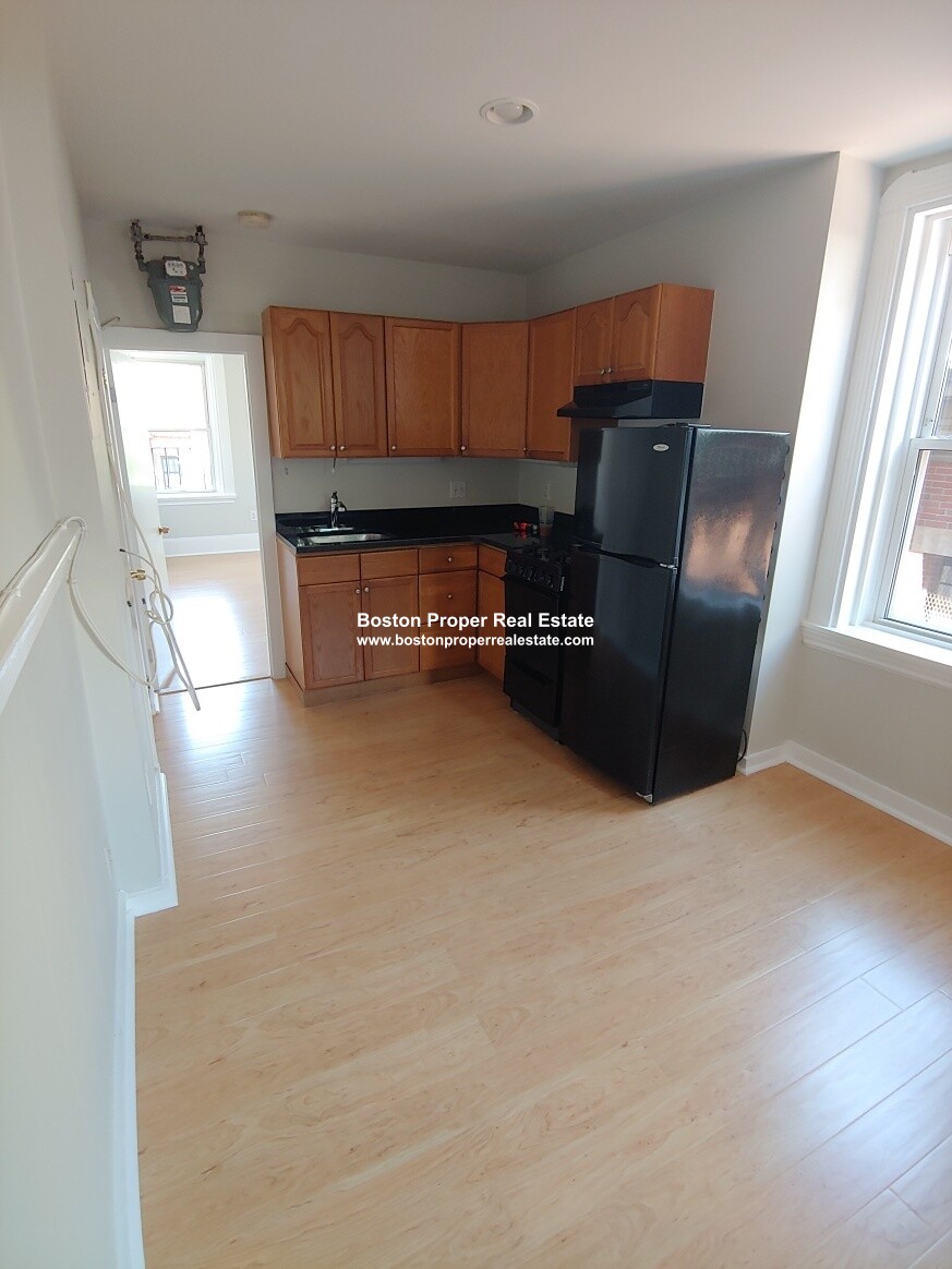2 bed, 1 bath apartment for rent at 70 Joy St Unit 15, Beacon Hill — photo 7 of 10