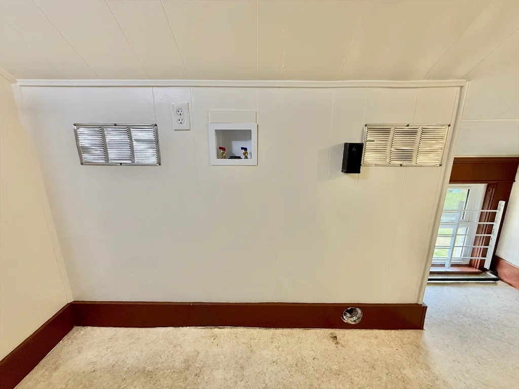 3 bed, 1 bath apartment for rent at 70 Klondike Ave Unit 70, Westfield — photo 6 of 16