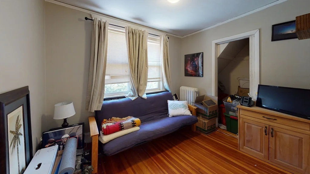 5 bed, 2 bath apartment for rent at 70 Larch Unit 1, Brighton — photo 4 of 8