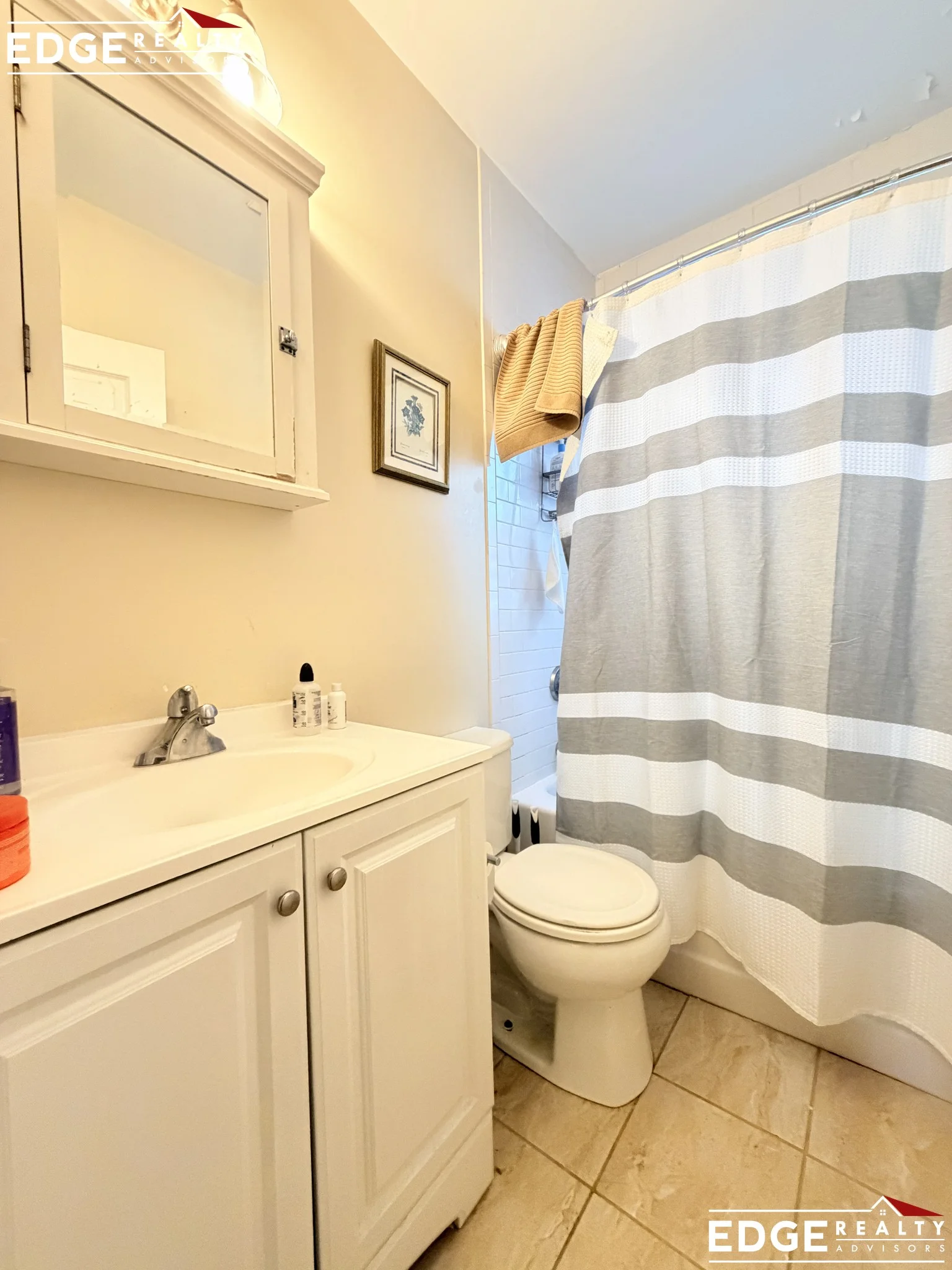3 bed, 1 bath apartment for rent at 70 Leicester St Unit 1, Brighton — photo 9 of 10