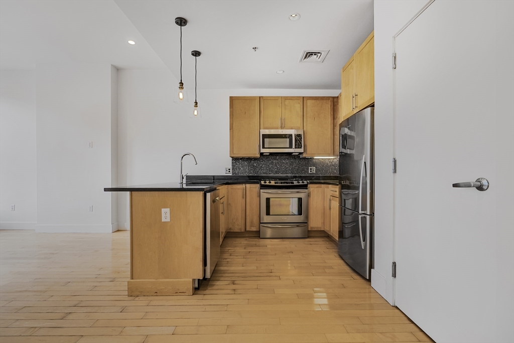 2 bed, 2 bath apartment for rent at 70 Lincoln St Unit 213, Leather District — photo 30 of 37