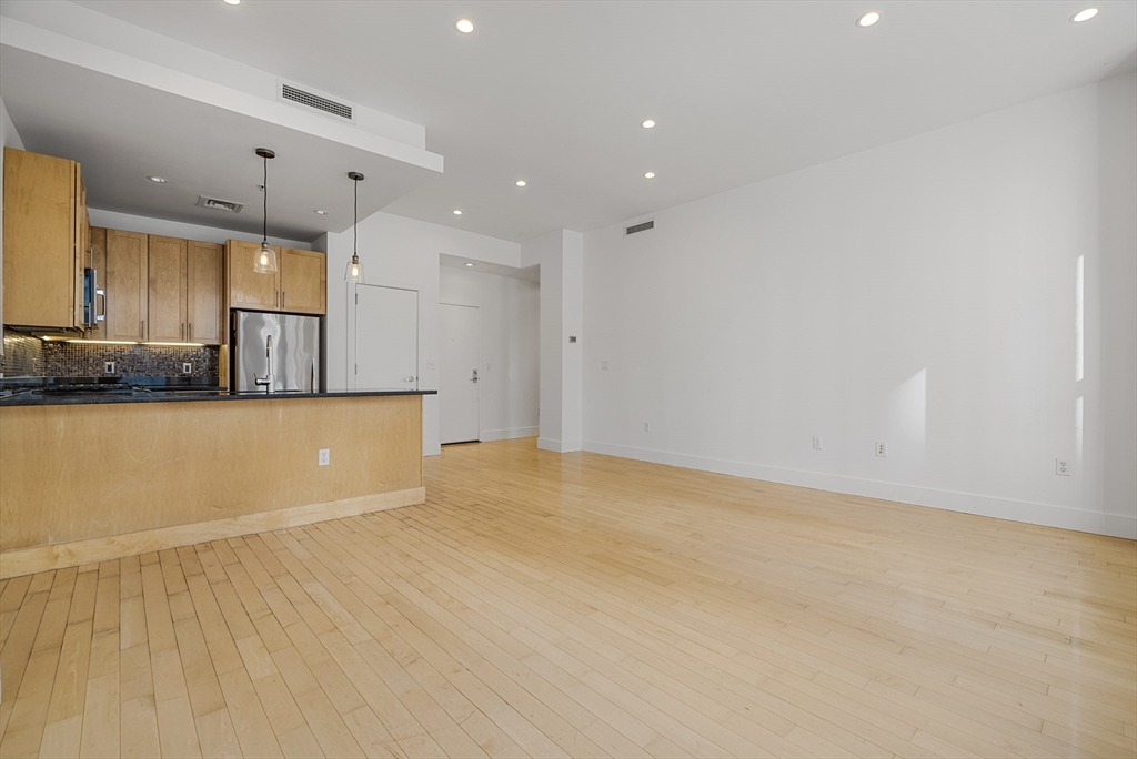 2 bed, 2 bath apartment for rent at 70 Lincoln St Unit 213, Leather District — photo 33 of 37