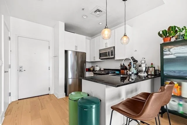 1 bed, 1 bath apartment for rent at 70 Lincoln St Unit L616, Leather District — photo 10 of 24