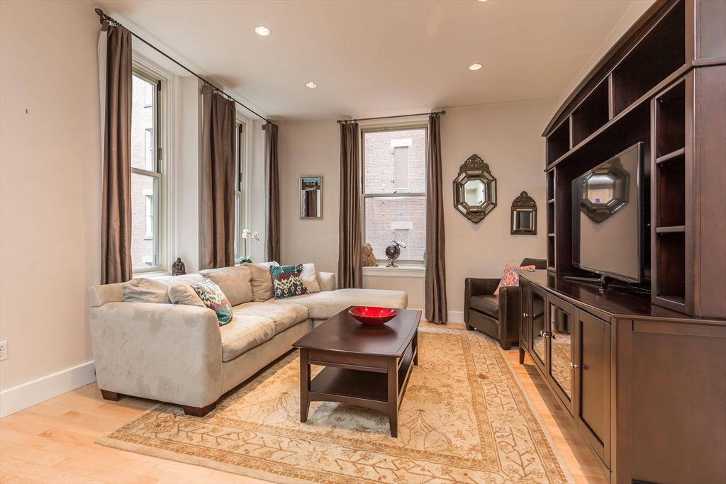 1 bed, 1 bath apartment for rent at 70 Lincoln Unit L317, Leather District