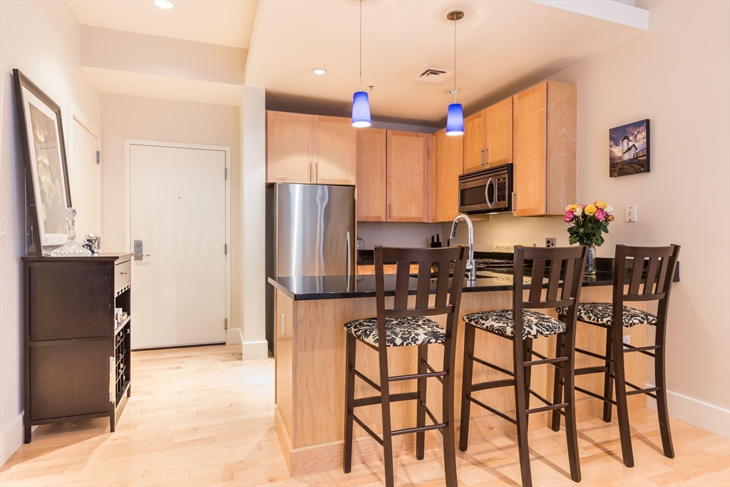 1 bed, 1 bath apartment for rent at 70 Lincoln Unit L317, Leather District — photo 4 of 13