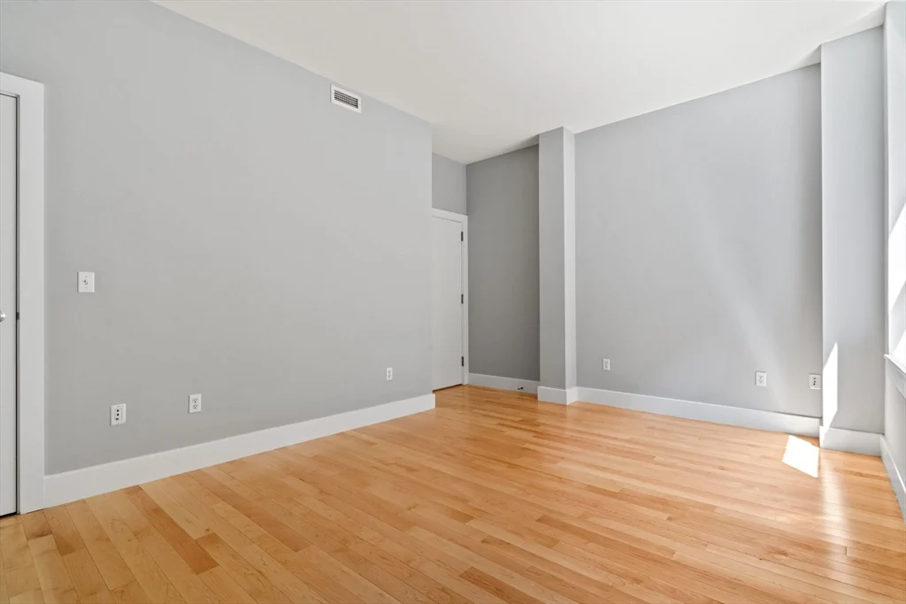1 bed, 1 bath apartment for rent at 70 Lincoln Unit L515, Leather District — photo 12 of 16