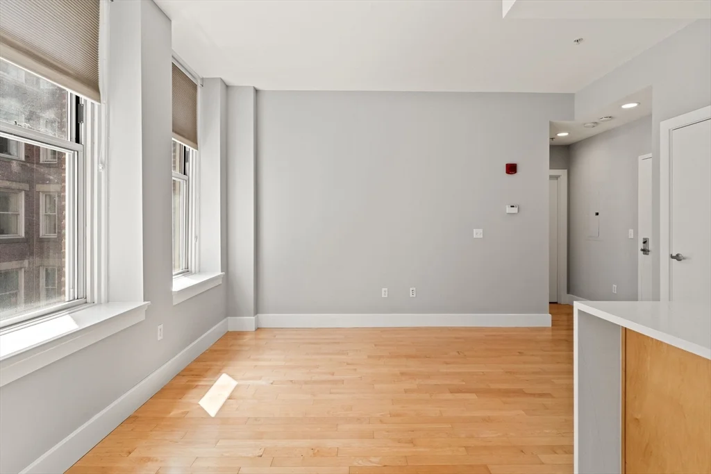 1 bed, 1 bath apartment for rent at 70 Lincoln Unit L515, Leather District — photo 3 of 16