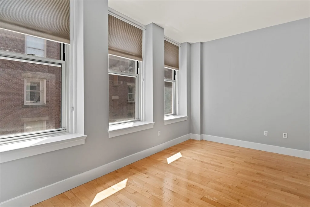 1 bed, 1 bath apartment for rent at 70 Lincoln Unit L515, Leather District — photo 4 of 16