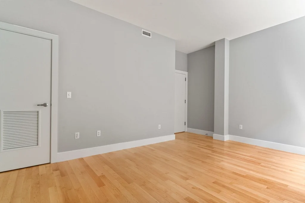 1 bed, 1 bath apartment for rent at 70 Lincoln Unit L515, Leather District — photo 14 of 16