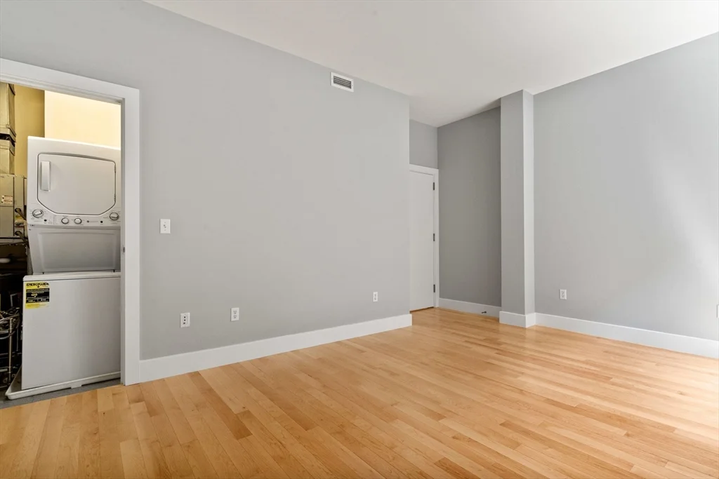1 bed, 1 bath apartment for rent at 70 Lincoln Unit L515, Leather District — photo 15 of 16