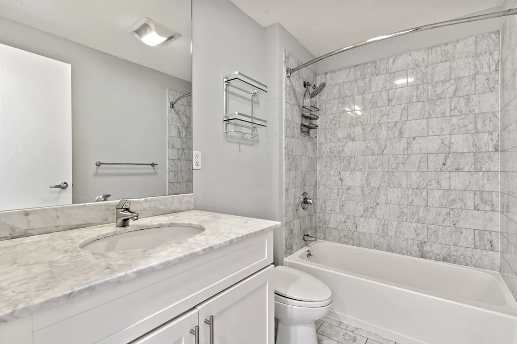 1 bed, 1 bath apartment for rent at 70 Lincoln Unit L515, Leather District — photo 9 of 16