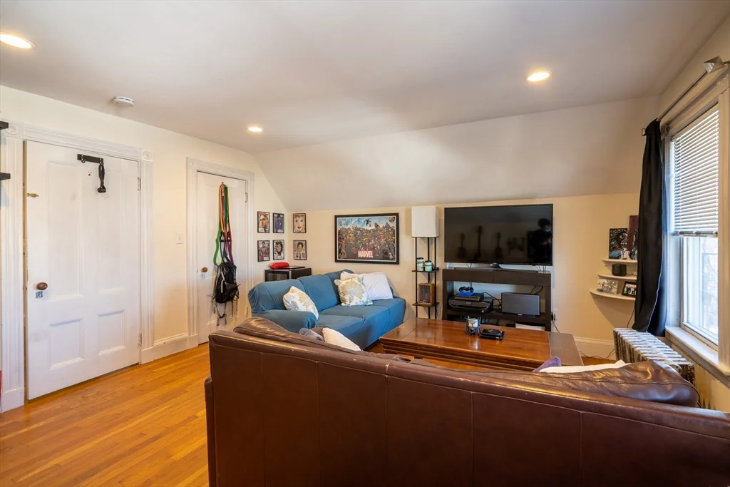 4 bed, 1 bath apartment for rent at 70 Mapleton St Unit 70, Brighton — photo 19 of 22