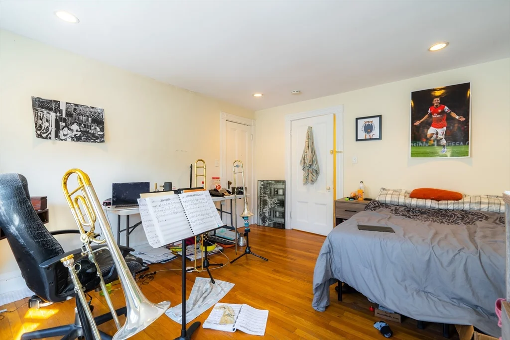 4 bed, 1 bath apartment for rent at 70 Mapleton St Unit 70, Brighton — photo 15 of 22