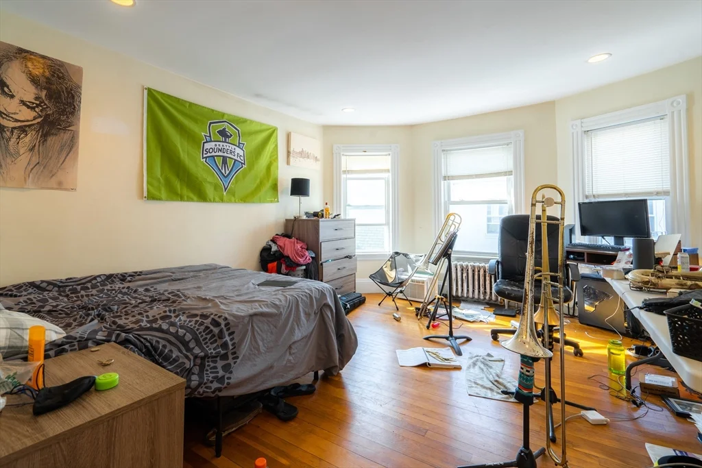 4 bed, 1 bath apartment for rent at 70 Mapleton St Unit 70, Brighton — photo 14 of 22