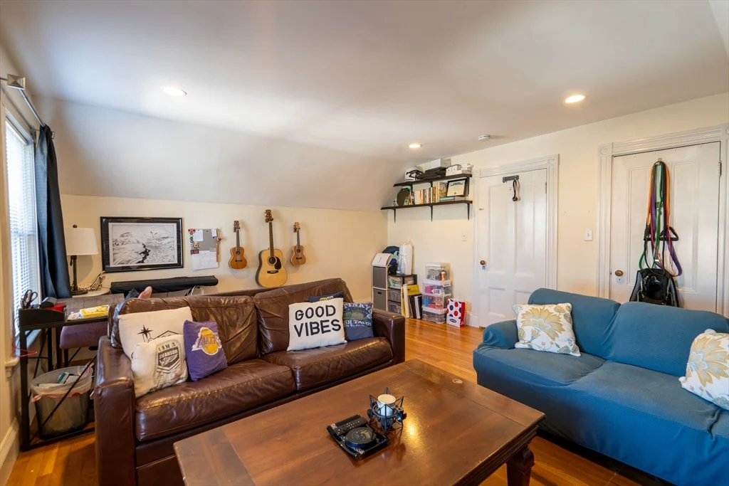 4 bed, 1 bath apartment for rent at 70 Mapleton St Unit 70, Brighton — photo 20 of 22